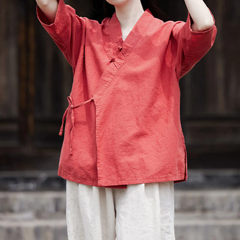 Camicia da donna a maniche corte in cotone e lino con motivo Buddha Stones Vintage Zen, allacciatura laterale e patchwork, colore puro. - Image 18