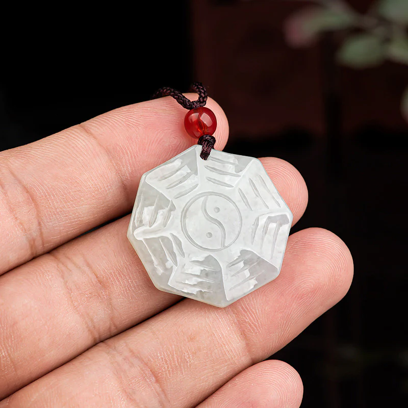 Ciondolo con collana di fortuna Bagua Yin Yang in giada naturale - Image 4