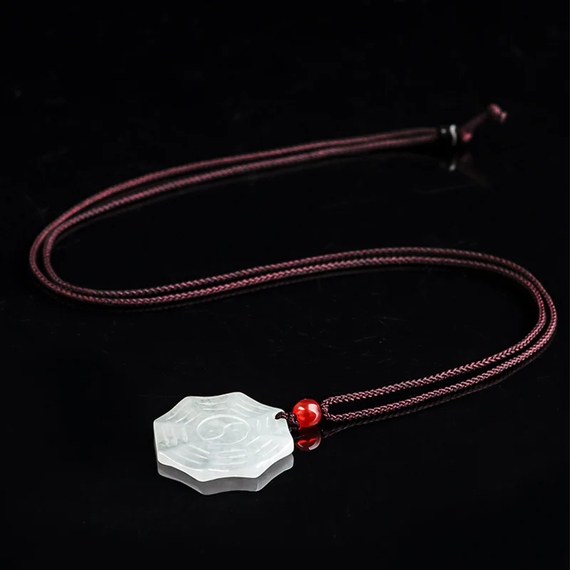 Ciondolo con collana di fortuna Bagua Yin Yang in giada naturale - Image 7