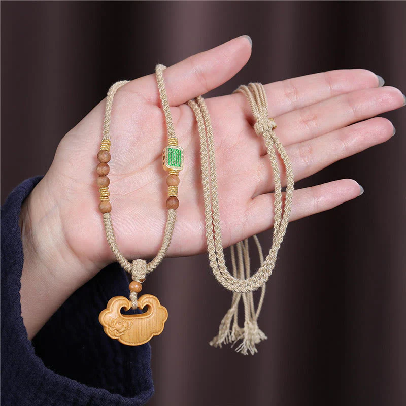 Collana Buddha Stones ciondolo in legno di sandalo tibetano e ciondolo con lucchetto cinese - Image 2