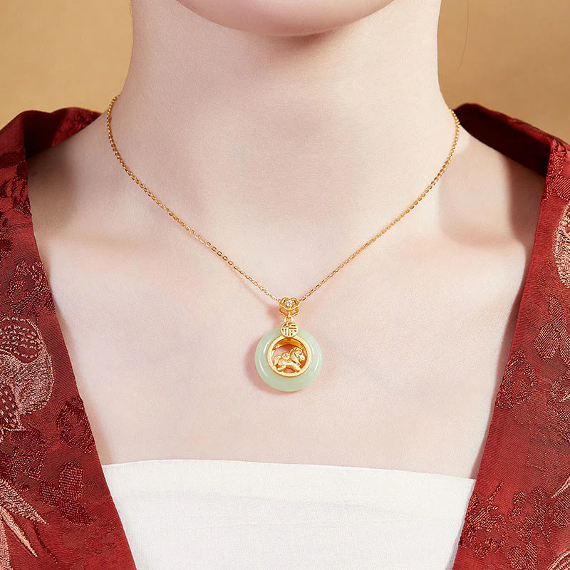 Collana con ciondolo in argento sterling 925 con fibbia della pace e giada Hetian dell'anno del cavallo, motivo Buddha Stones - Image 11