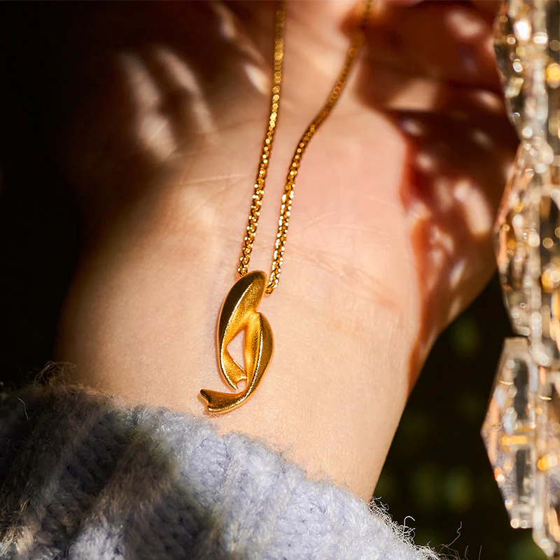 Collana con ciondolo a forma di pesce koi doppio con Buddha Stones e catena in ottone placcato oro 24k - Image 7