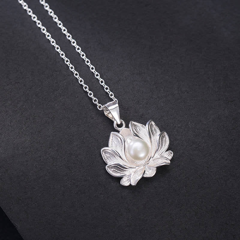 Collana con ciondolo a forma di fiore di loto in argento sterling 925 con Buddha Stones e perle