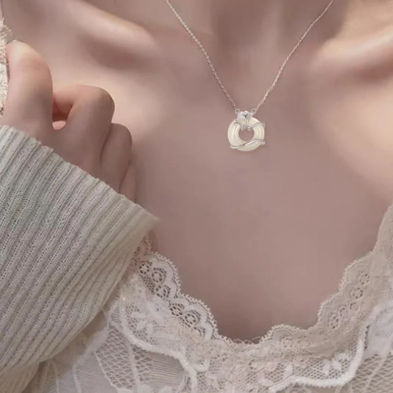 Collana con ciondolo a forma di foglia di ginkgo con fibbia della pace in argento sterling 925 Buddha Stones in giada Hetian - Image 12