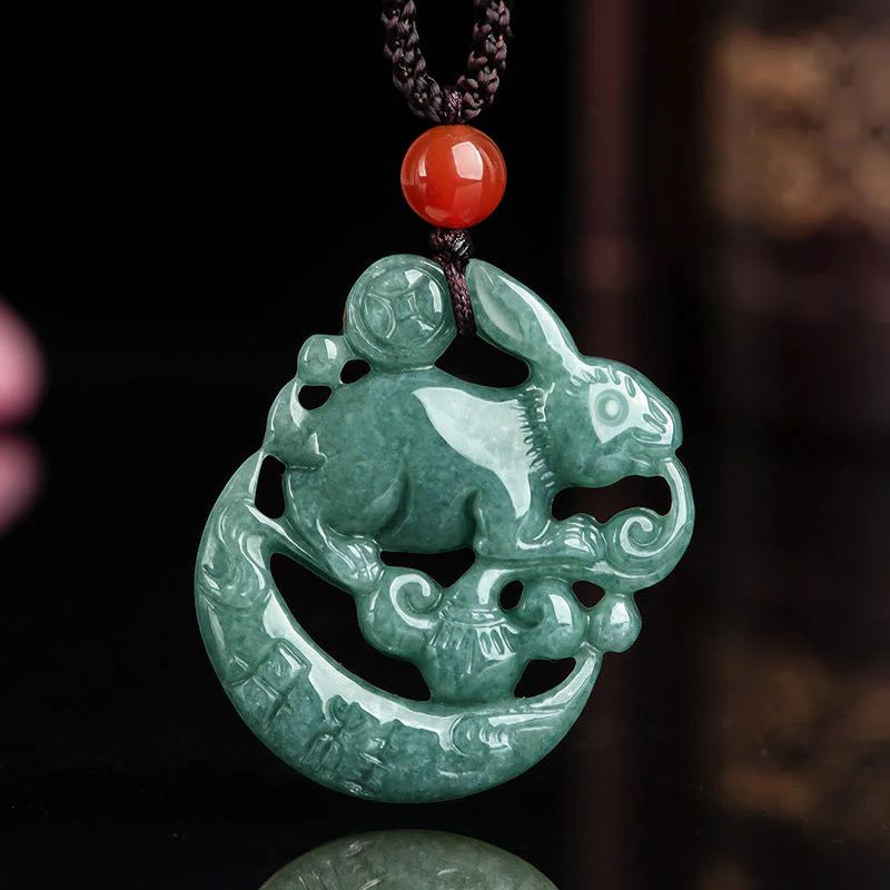 Collana con ciondolo a forma di mezzaluna di giada della fortuna dell'anno del coniglio - Image 2