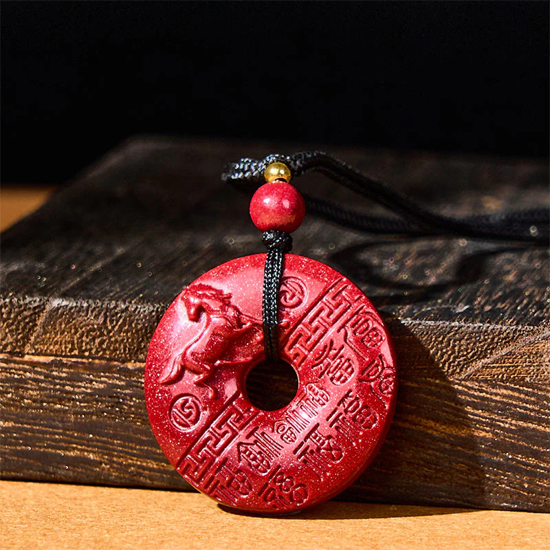 Collana con ciondolo di buon auspicio , Buddha Stones con incisione del carattere Fu, anno del cavallo, fibbia della pace, cinabro e benedizione.