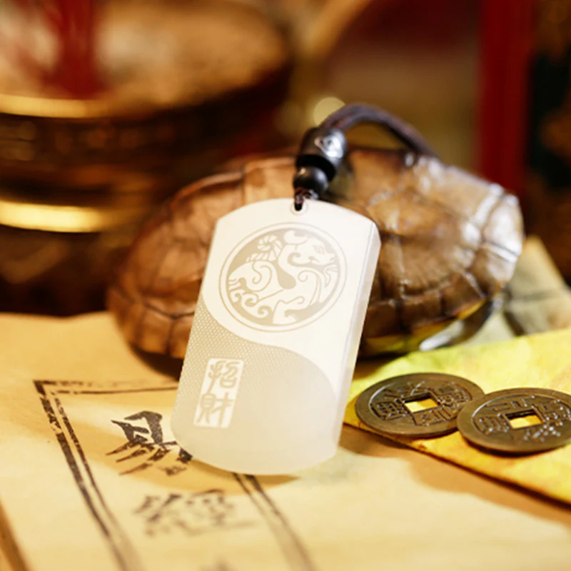 Collana con ciondolo di protezione della fortuna PiXiu Yin Yang in giada bianca - Image 5