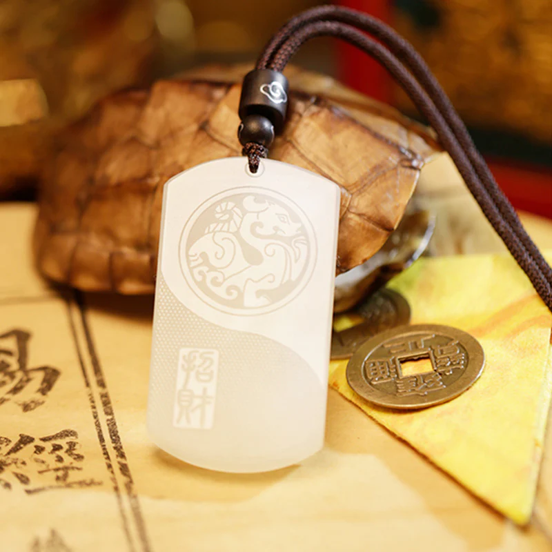 Collana con ciondolo di protezione della fortuna PiXiu Yin Yang in giada bianca - Image 6
