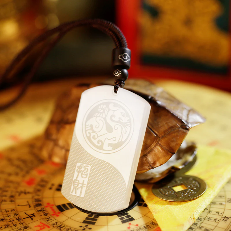 Collana con ciondolo di protezione della fortuna PiXiu Yin Yang in giada bianca - Image 7