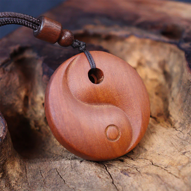 Collana con ciondolo di protezione della fortuna Yin Yang in legno di giuggiola colpito da fulmini Buddha Stones - Image 4