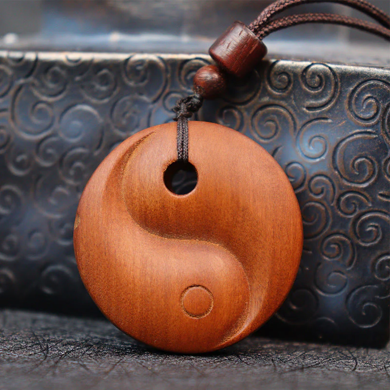 Collana con ciondolo di protezione della fortuna Yin Yang in legno di giuggiola colpito da fulmini Buddha Stones - Image 5