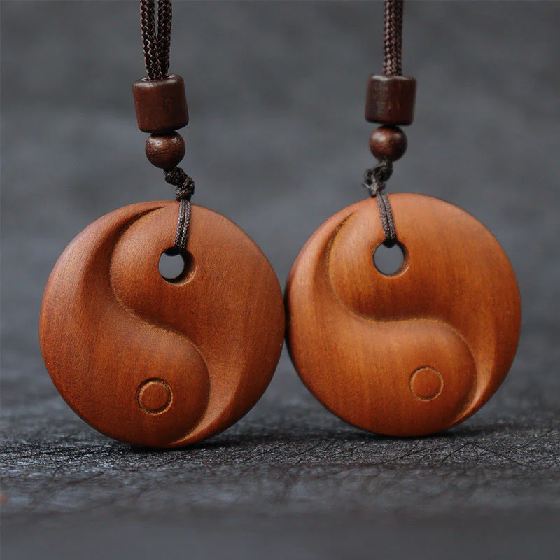 Collana con ciondolo di protezione della fortuna Yin Yang in legno di giuggiola colpito da fulmini Buddha Stones - Image 6