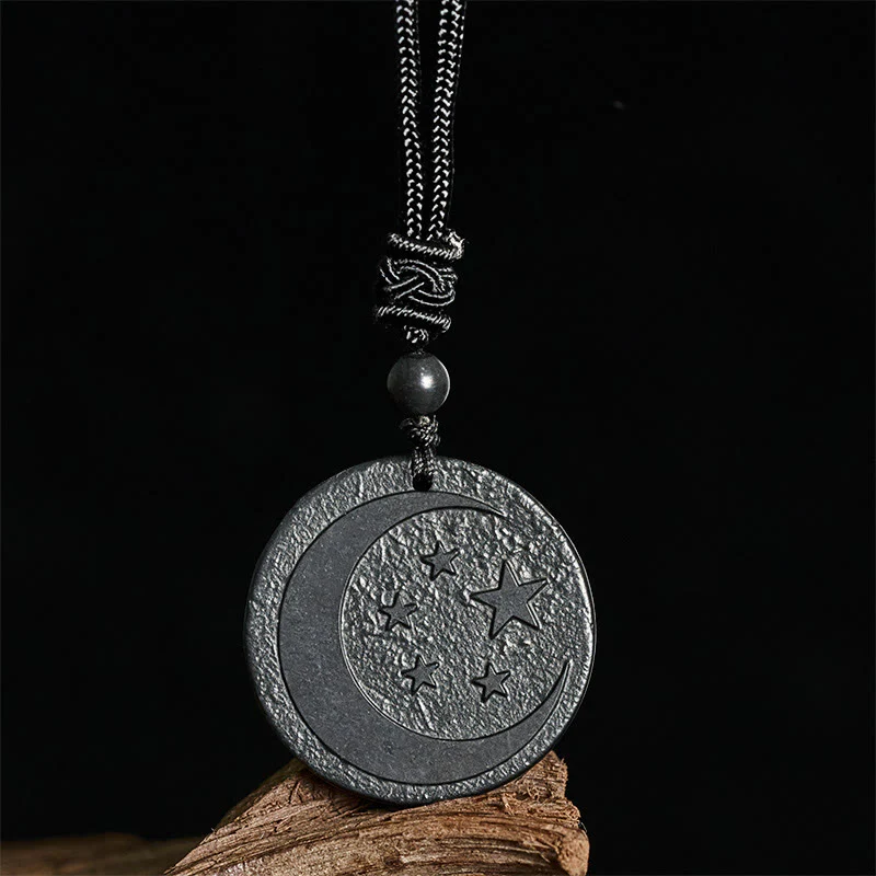 Collana con ciondolo di protezione in pietra di shungite autentica con design rotondo a forma di stella di luna Buddha Stones - Image 3