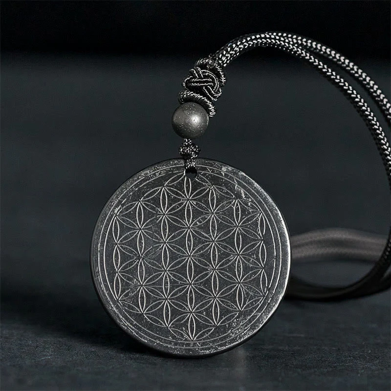 Collana con ciondolo di protezione in pietra di shungite autentica con intaglio del fiore della vita Buddha Stones - Image 10