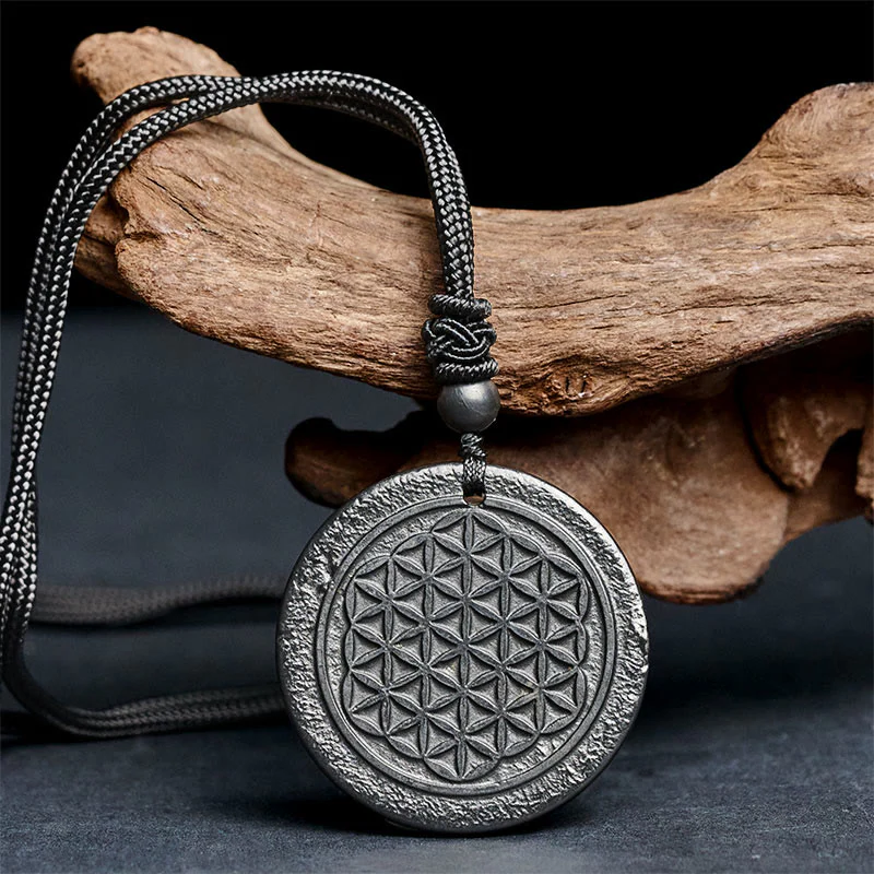 Collana con ciondolo di protezione in pietra di shungite autentica con intaglio del fiore della vita Buddha Stones - Image 4