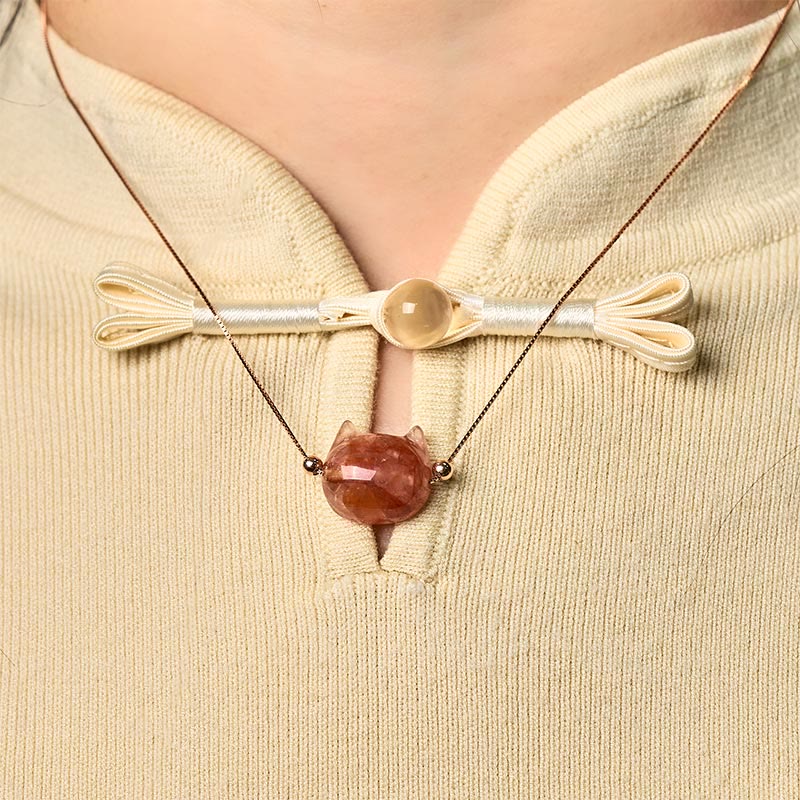 Collana con ciondolo di protezione in quarzo rosso naturale a forma di testa di gatto in argento sterling 925 Buddha Stones - Image 5