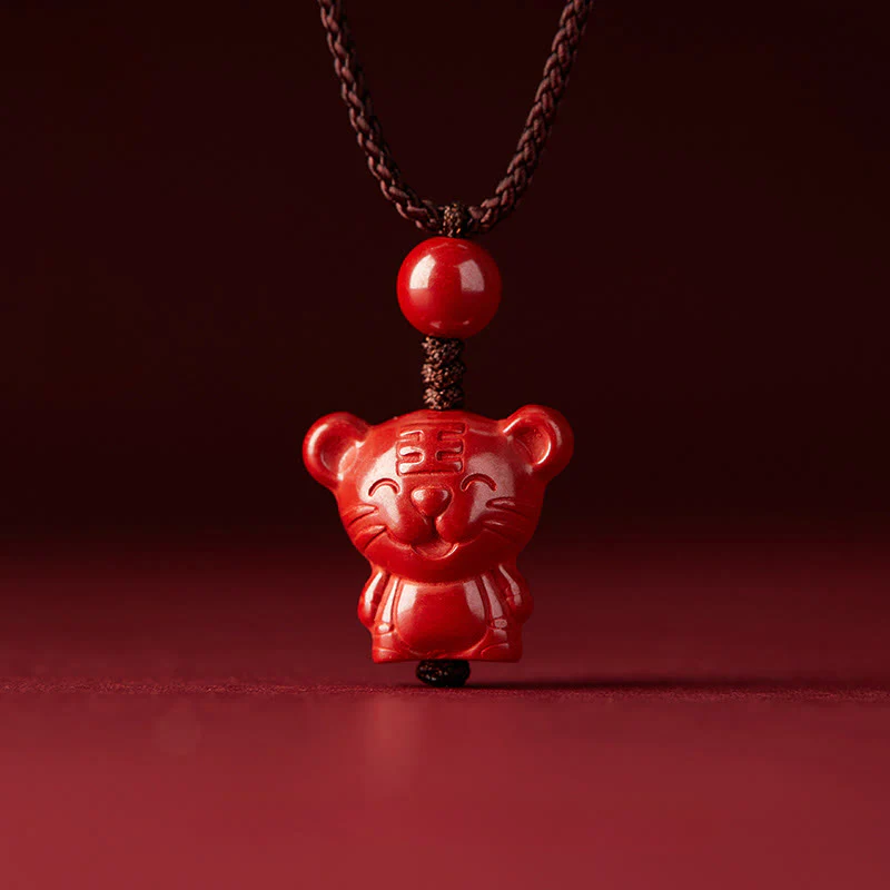 Collana con ciondolo in corda di benedizione in cinabro con design inciso, anno del cavallo, zodiaco cinese Buddha Stones - Image 12