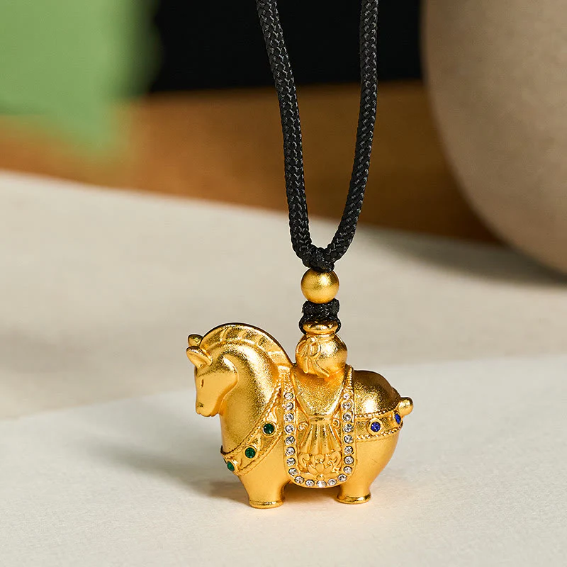 Collana con ciondolo in corda di ottone placcato oro 24k " Buddha Stones Year Of The Horse"