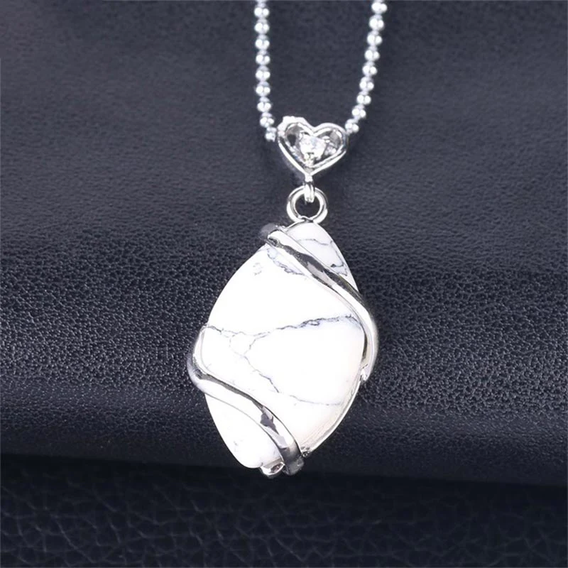 Collana con ciondolo in pietra di cristallo naturale con motivo a marquise Buddha Stones - Image 10