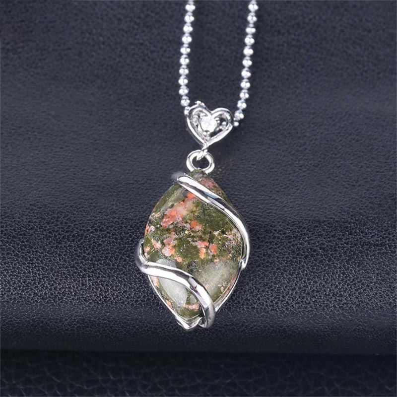 Collana con ciondolo in pietra di cristallo naturale con motivo a marquise Buddha Stones - Image 18
