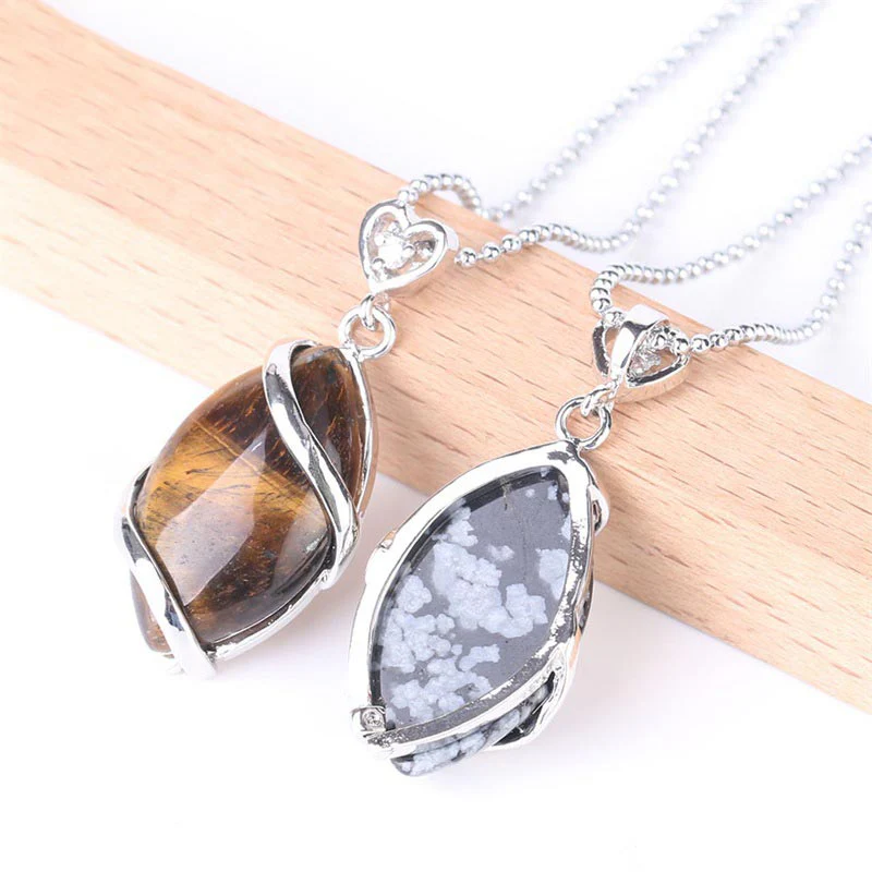 Collana con ciondolo in pietra di cristallo naturale con motivo a marquise Buddha Stones - Image 32