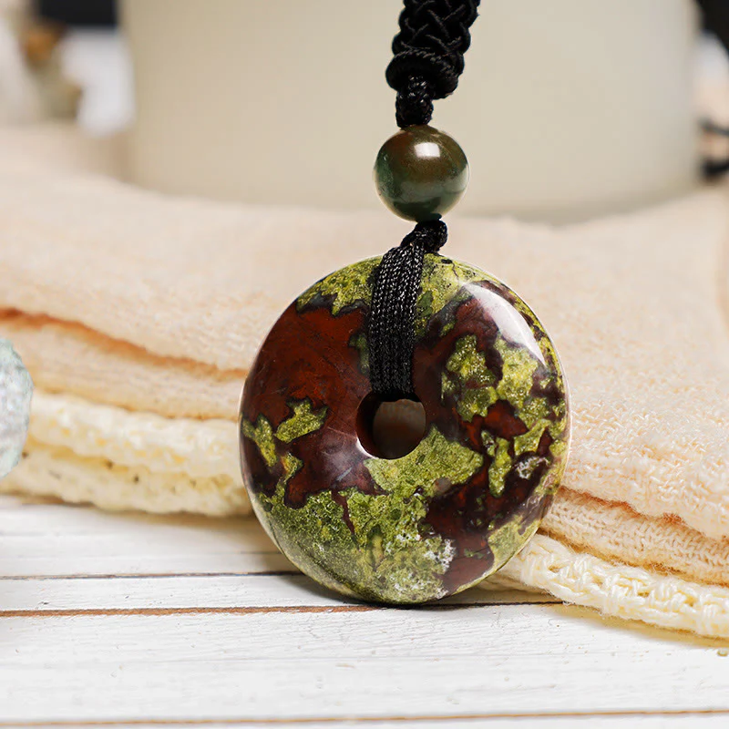 Collana con ciondolo moneta portafortuna Buddha Stones, cristallo curativo e pietre preziose - Image 26