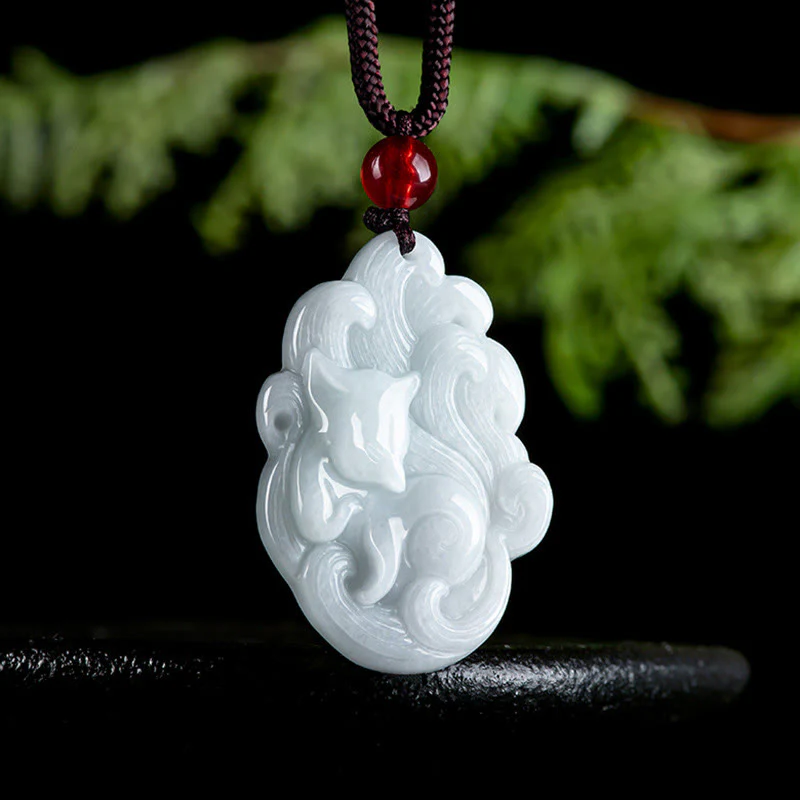 Collana con ciondolo portafortuna a forma di volpe a nove code in giada naturale Buddha Stones - Image 2