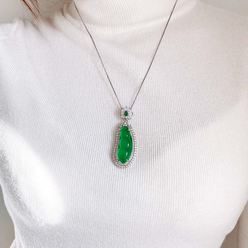 Collana con ciondolo portafortuna in giada ciano e fagiolo della fortuna - Image 3