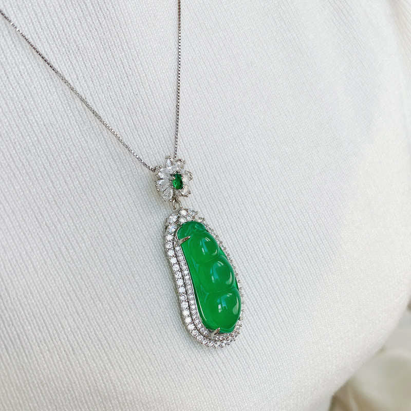 Collana con ciondolo portafortuna in giada ciano e fagiolo della fortuna - Image 5
