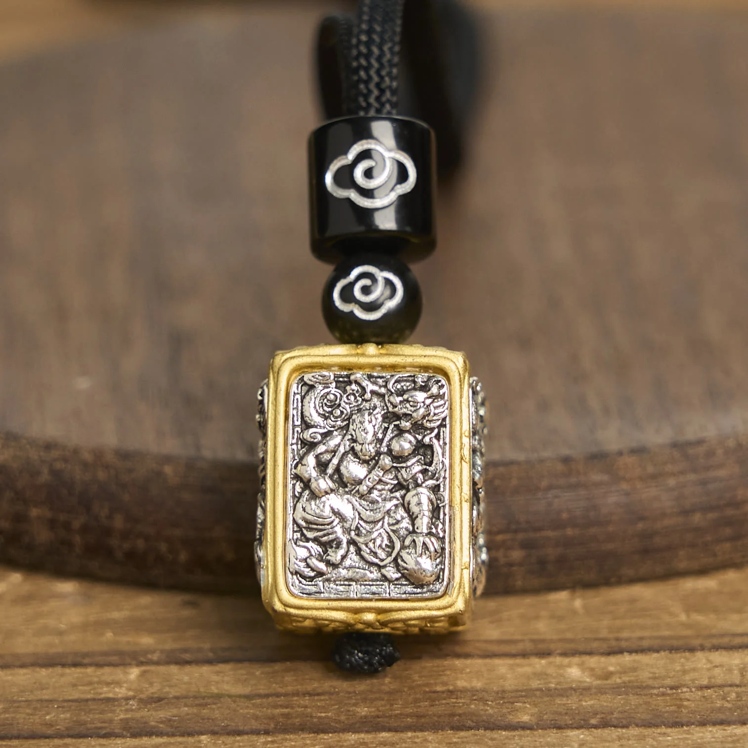 Collana con ciondolo quadrato in corda di protezione della dea della ricchezza, Buddha Stones Zakiram - Image 8