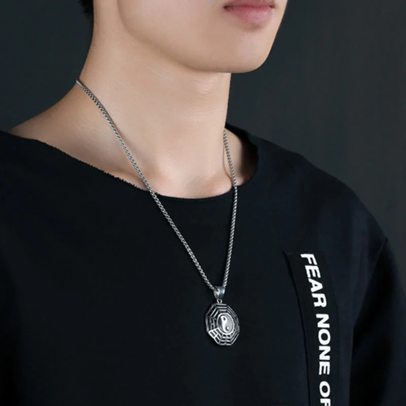 Collana pendente con motivo equilibrio in acciaio al titanio Bagua Yin Yang Buddha Stones - Image 16