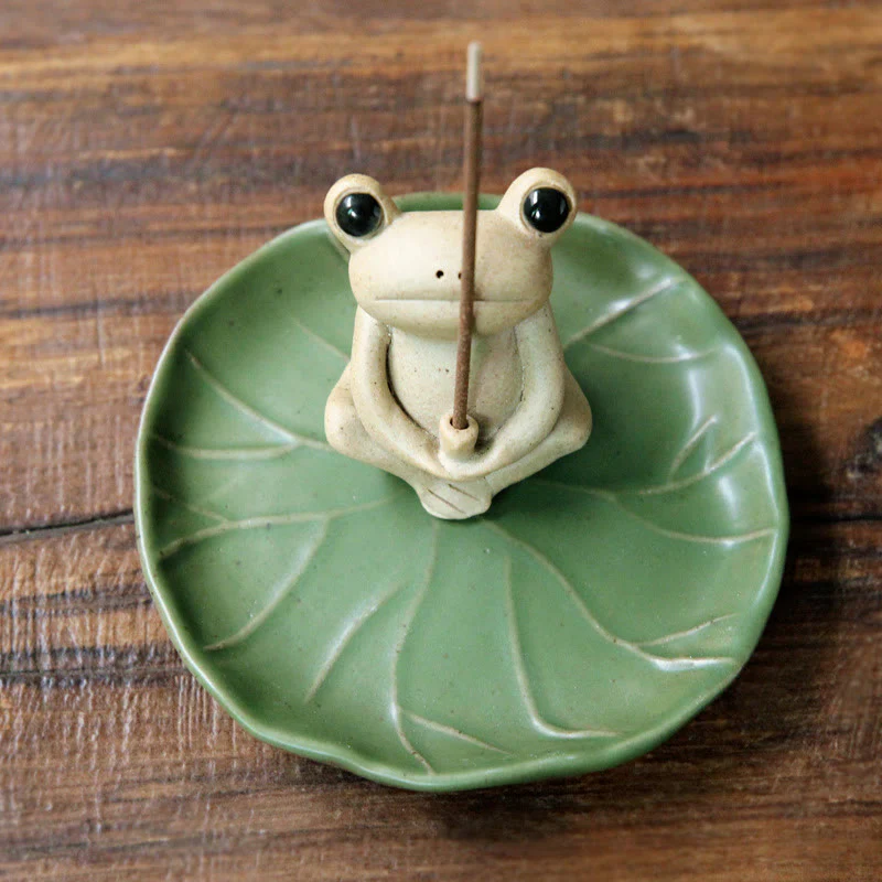 Decorazione bruciatore di incenso a forma di rana in ceramica fatta a mano - Image 2
