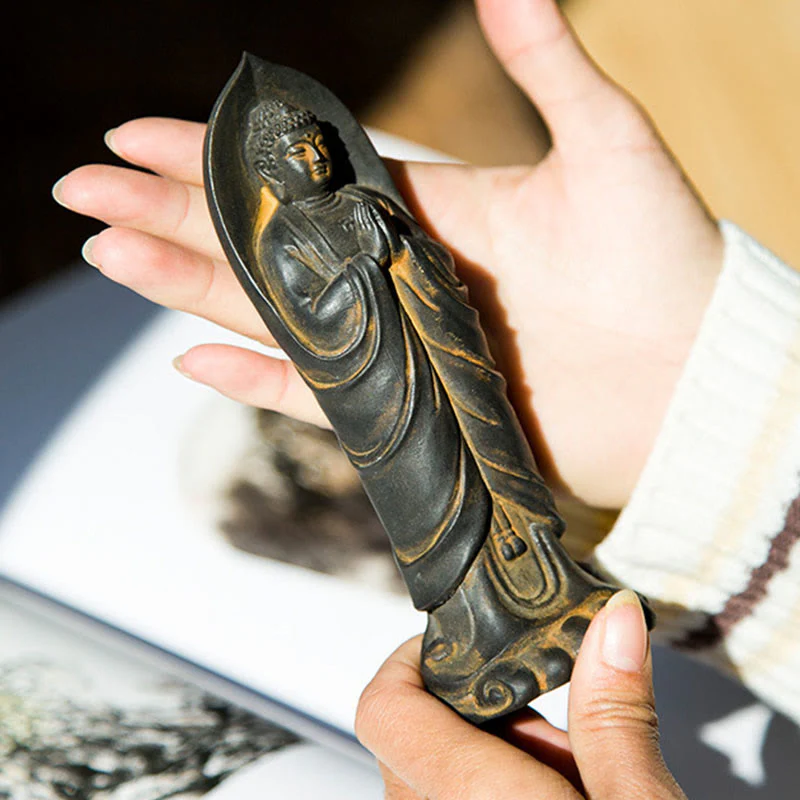 Decorazione della statua in resina colata di polvere di ferro Sakyamuni Buddha Namaste fatta a mano Buddha Stones - Image 3