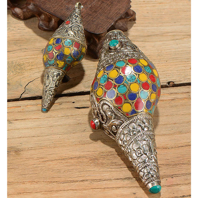 Decorazione per la casa fatta a mano in conchiglia naturale Shankha colorata tibetana, conchiglia di mare, ricchezza - Image 2