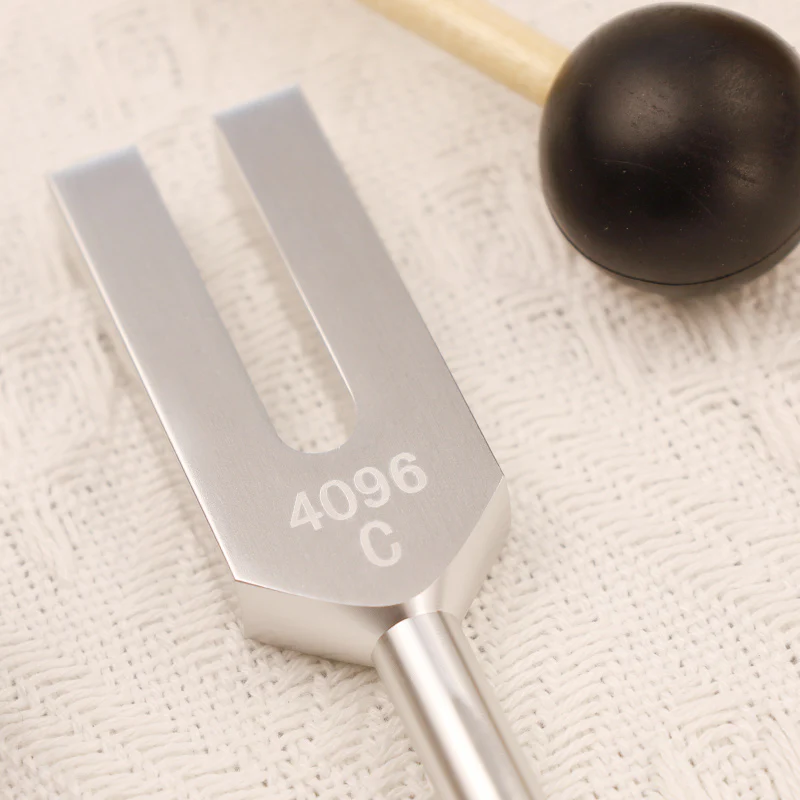 Diapason 4096HZ Diapason in lega di alluminio con martello per la guarigione dei chakra - Image 6
