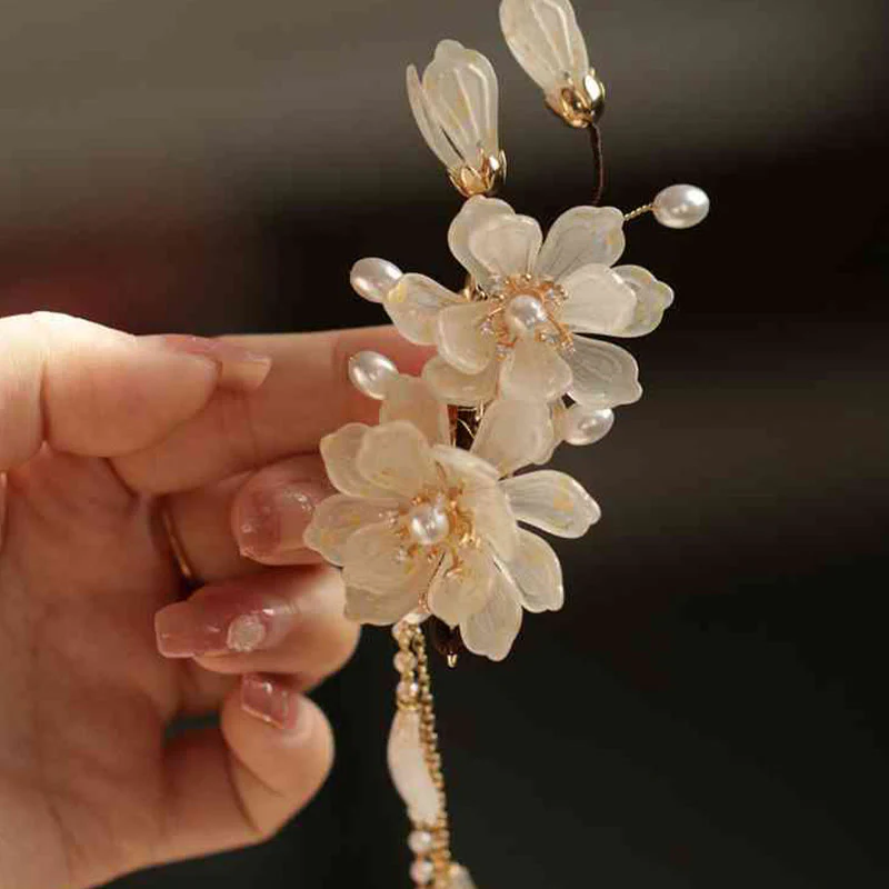Fermaglio per capelli laterale con nappa di magnolia classica Buddha Stones - Image 9