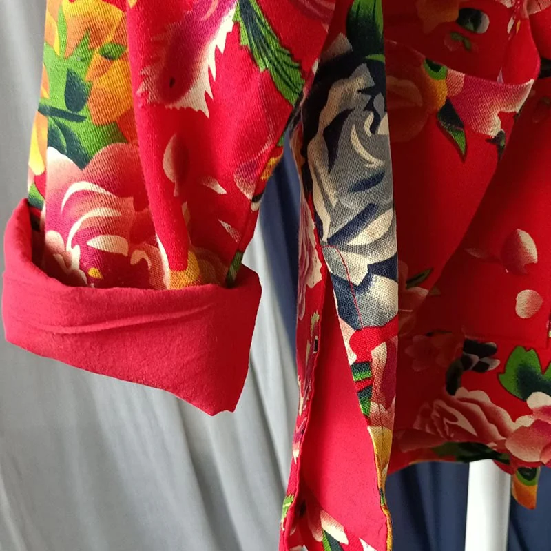 Giacca camicia a maniche lunghe in lino di cotone con bottoni a rana, etnica, con fiori rossi, peonia e tasche , Buddha Stones - Image 13