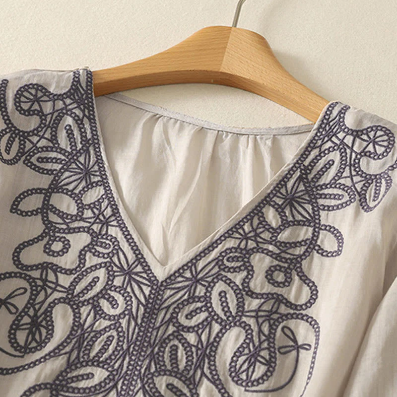Maglietta casual da donna in cotone e lino con scollo a V e maniche corte, ricamata con Buddha Stones - Image 3