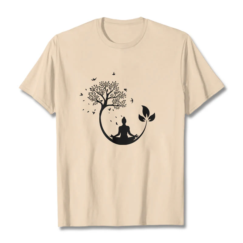 Maglietta in cotone con motivo Buddha Stones Buddha in meditazione su un albero - Image 9