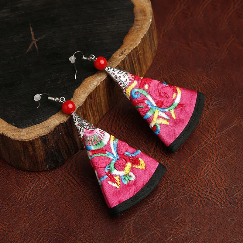 Orecchini armonia con ricamo Yi a forma di ventaglio, realizzati a mano con Buddha Stones - Image 3