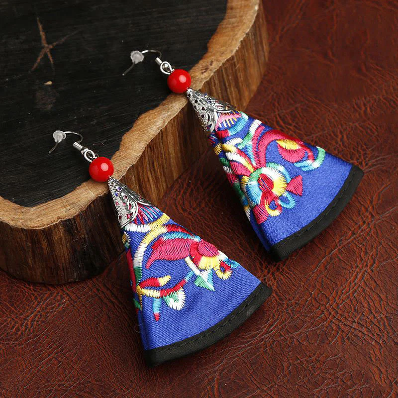 Orecchini armonia con ricamo Yi a forma di ventaglio, realizzati a mano con Buddha Stones - Image 7