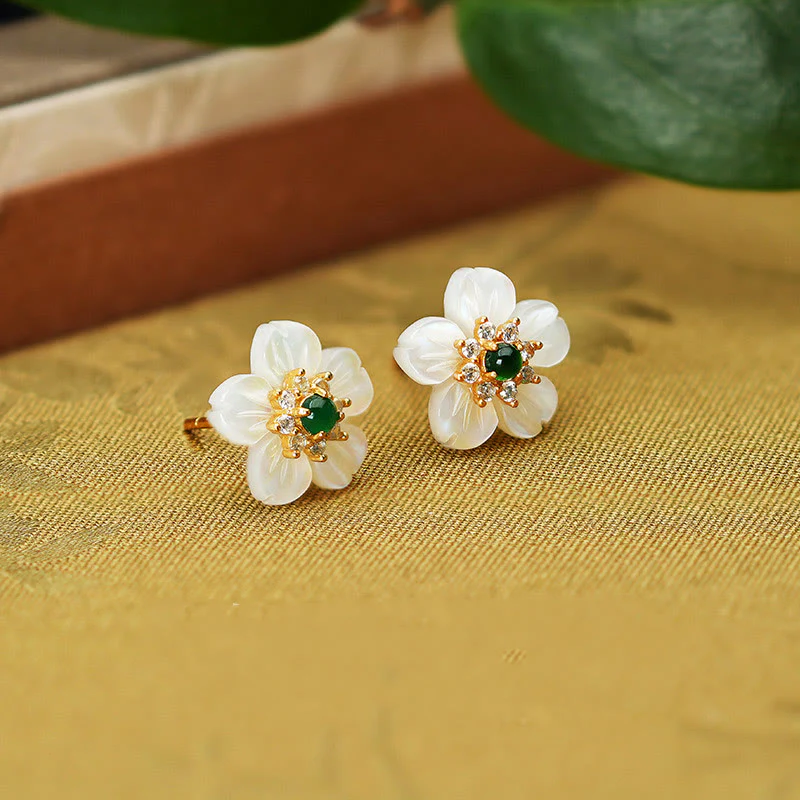 Orecchini Buddha Stones in argento sterling 925 con pietra Tridacna e fiori di giada - Image 2