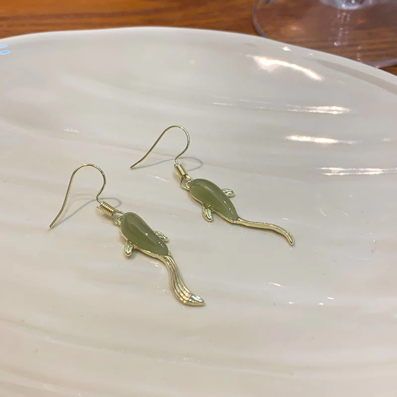 Orecchini pendenti con motivo a pesce e giada portafortuna - Image 10