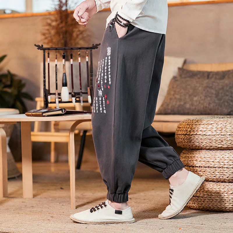 Pantaloni da uomo in cotone con tasche e motivo a caratteri cinesi ricamati con Buddha Stones - Image 6