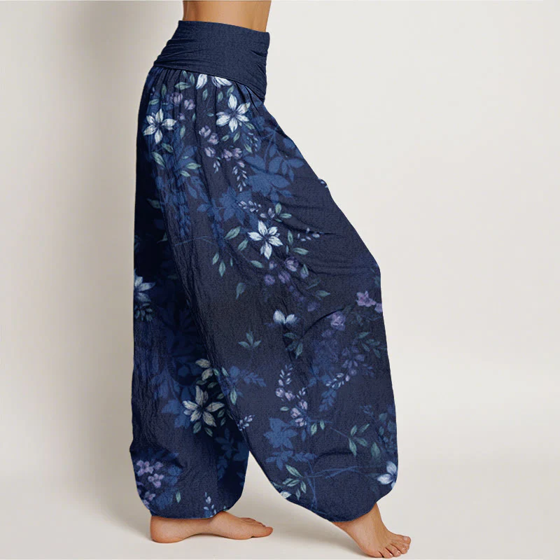 Pantaloni harem da donna con elastico in vita, in cotone, con piccoli fiori bianchi e foglie verdi, motivo Buddha Stones - Image 7