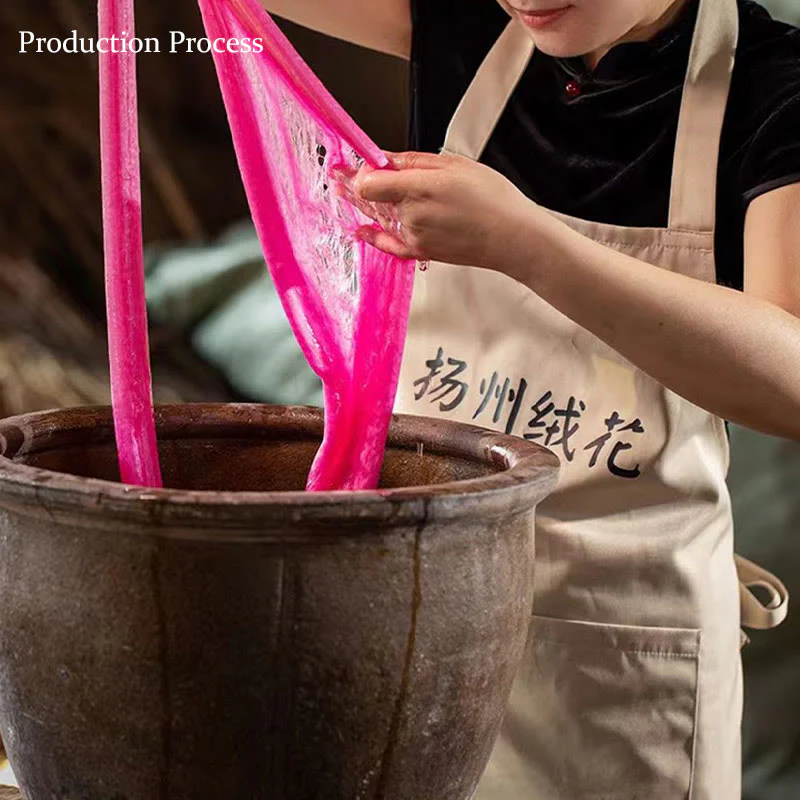 Spilla in seta di gelso con fiori di pesco in velluto di Yangzhou, realizzata a mano con Buddha Stones - Image 7